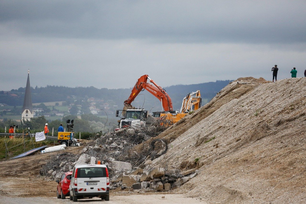 Services excavation, road work, construction, site, excavators, heavy machinery, demolition