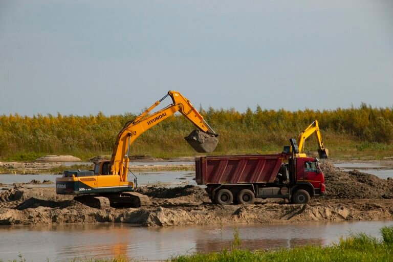 excavator, dump truck, truck, machinery, sand, quarry, dump truck, dump truck, dump truck, dump truck, dump truck